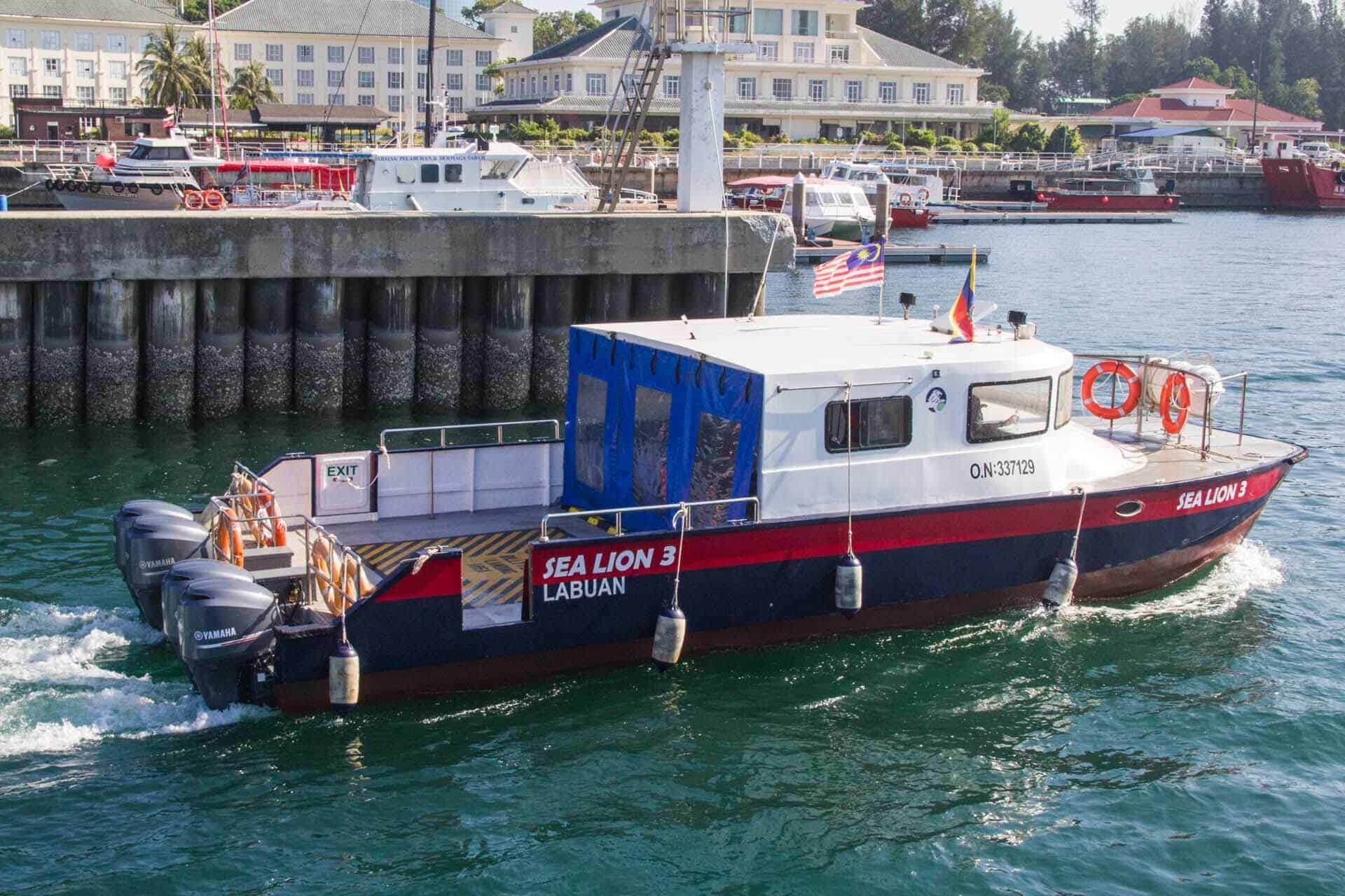 transport-fast-crew-boat-sea-lion-3-weather-proof